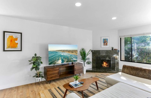 Bay Ho Condo | Sunny 2BR! 10Mins to Beach w/ Ocean View+BBQ+Pool!
