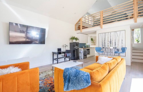 Mapleton Hill House | Entire house on Mapleton Hill. Amazing location walk Pearl and everything else.
