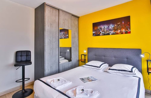 Annemasse Apartment | Apartment 'Empire New York Signature' with Mountain View, Balcony and Wi-Fi