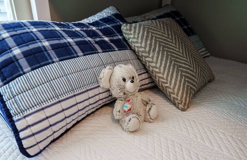 Rockport Cottage | The Peaceful Palms Cottage - Community Pool and Pet Friendly