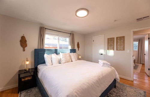 Berkley House | Coloradicool!Firepit|Game Room | Pet Friendly | 10 Min DT