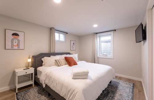 Berkley House | Coloradicool!Firepit|Game Room | Pet Friendly | 10 Min DT