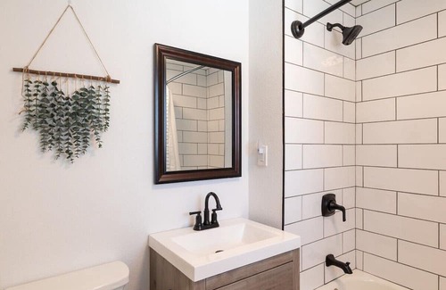 Berkley House | Coloradicool!Firepit|Game Room | Pet Friendly | 10 Min DT