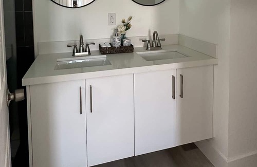 Tamiami Apartment | close to Kendall Hospital and FIU + private bathroom + entrance