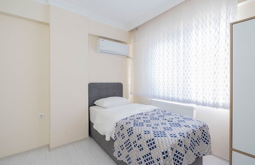 Osmangazi Apartment | Central and Cozy Flat w Balcony, and ACs in Bursa