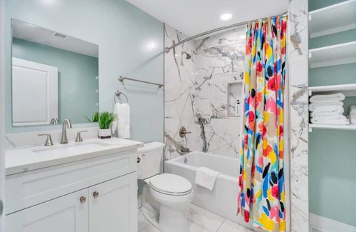 Metairie Apartment | Conveniently Located Contemporary Condos