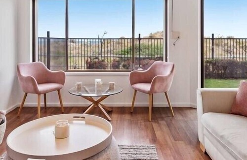 Silver Sands House | Quamby on the Beach. Oceanfront, 4 bed Townhouse 2.