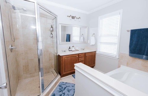 Mechanicsville House | Prime Downtown Oasis
