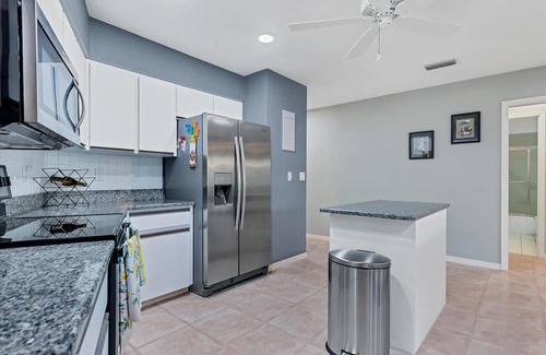 Pebble Beach Apartment | 3 Bedroom House 728530 by Houzlet