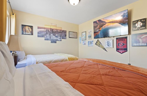 La Presa House | The Sky House, at 800' ASL over San Diego, boasts a 360° panoramic view