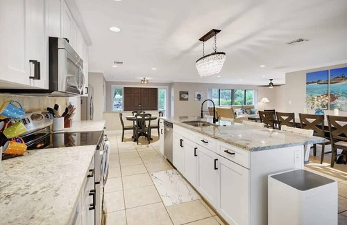 McGregor House | Heated Pool Home Close to Historic Ft Myers