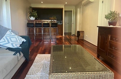 Yarra Glen Apartment | Private wing in the heart of Yarra Glen