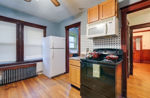 Egleston Square Apartment | Charming Boston Apartment 3 Mi to Fenway Park!