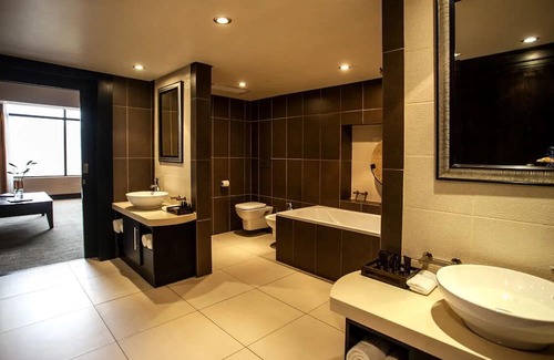 Maseru House | An Undeniable Jewel in Lesotho! Onsite Swimming Pool, Sauna & FREE Parking!