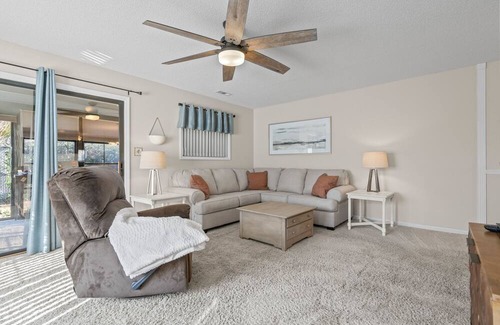 Little River Condo | Little River-3bd, 3.5ba, SLEEPS 10! Minutes to Sports Complex , Golf & Beach!