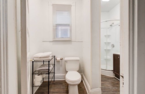 University Circle Apartment | Cozy Bohemian 1 bedroom in a 3 bedroom house in beautiful Little Italy.