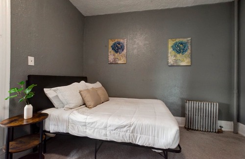 University Circle Apartment | Cozy Bohemian 1 bedroom in a 3 bedroom house in beautiful Little Italy.