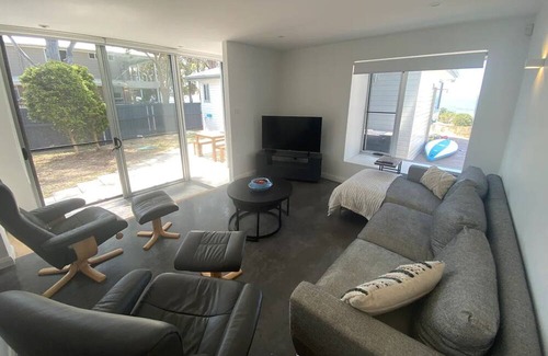 Salamander Bay House | Absolute Waterfront Beach House Foreshore Bliss on Salamander Bay