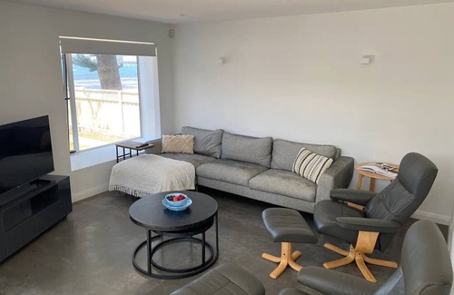Salamander Bay House | Absolute Waterfront Beach House Foreshore Bliss on Salamander Bay