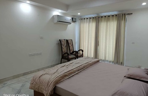 Delhi Apartment | BnBBuddy Connaught Place Elegant 3 BHK+Study