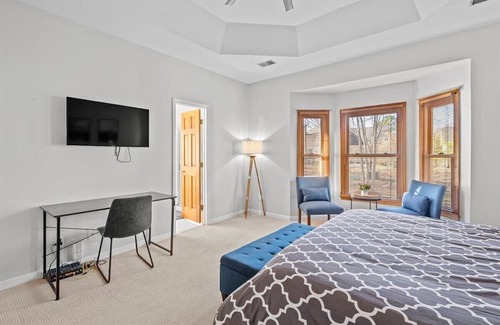 Charlotte House | 3 Bedroom Brick Ranch in Charlotte!