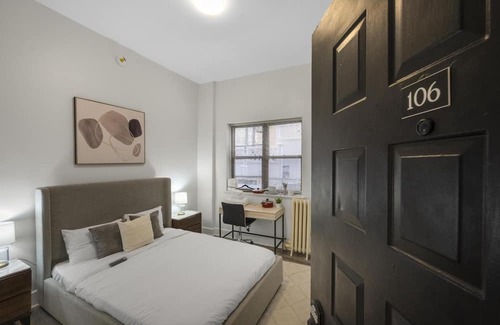 Bay Ridge House | Bay Ridge Gem: Stylish Comfort in Brooklyn