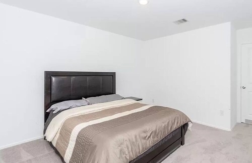 Iowa Colony House | A place of rest, spacious and comfortable