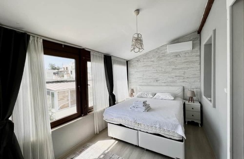 Bodrum City Center Apartment | House Close to Beach with a Sea View in Bodrum