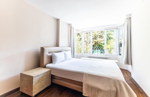 Arnavutkoy Apartment | Flat with Garden 10 min to Bebek Shore