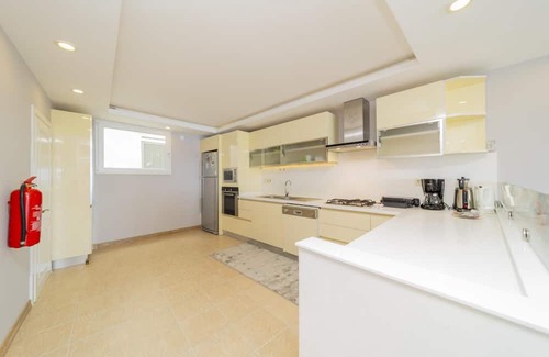 Konyaalti Apartment | Flat w Balcony 3 min to Konyaalti Beach in Antalya