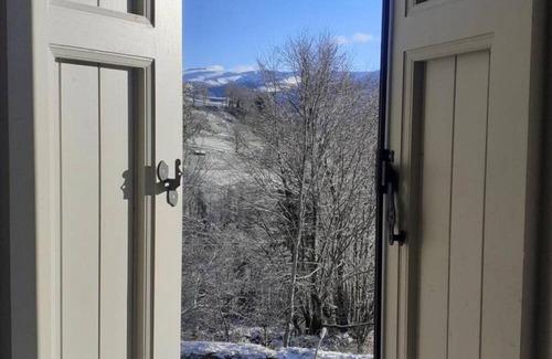 Thiezac Cottage | Gite Thiézac, 4 bedrooms, 9 persons