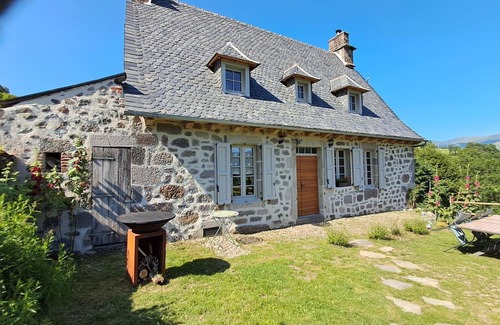 Thiezac Cottage | Gite Thiézac, 4 bedrooms, 9 persons