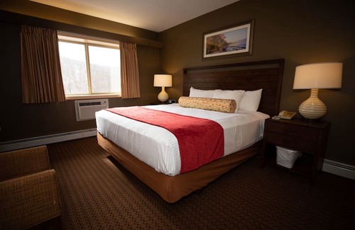 Lincoln Resort | New Year at LOON Mtn - 1Bdrm Suite, InnSeason Resorts Pollard Brook, Lincoln, NH