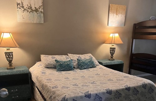 Holly Hill Cottage | Marvelous!! In front of the river, beautiful sunrises, 5 minutes Daytona Beach