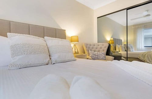 Gilston House | Gilston Manor - Hinterland House