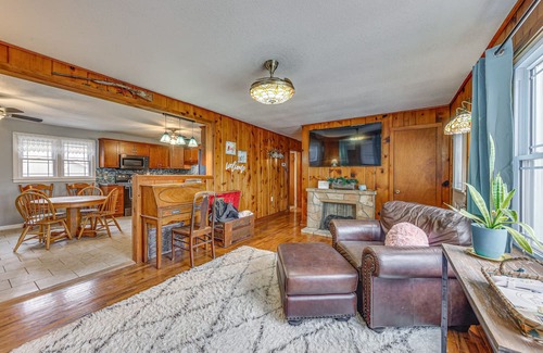 Lecompton House | Lecompton Vacation Rental ~ 10 Mi to Clinton Lake!