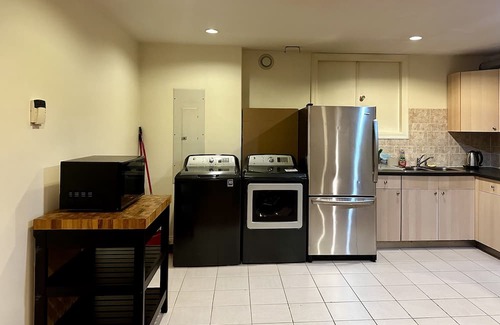 Sunset Apartment | SixPine - Private 1BR Suite
