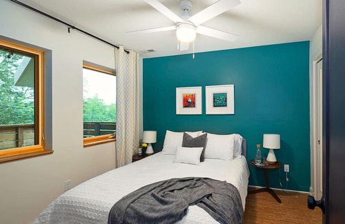 St. Elmo Improvement League House | St. Elmo Oasis: Modern, Colorful, Fire Pit, 3BD