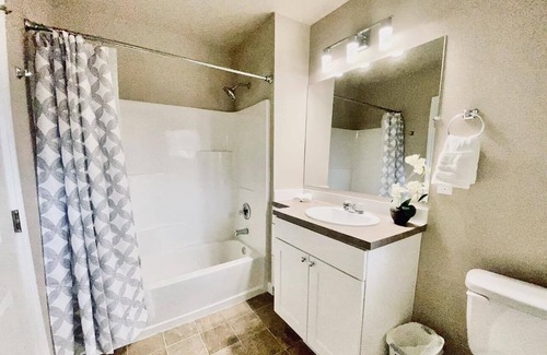 University District House | 5505 16th Ave NE, Seattle WA 98105