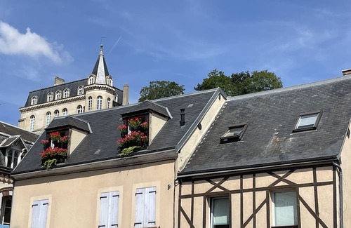 Dreux Apartment | Dreux #5 - Royal View, Heart of the City, bright studio