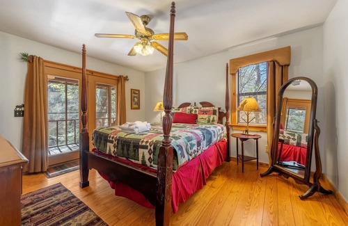 Dial Cabin | Talking Waters- Blue Ridge GA