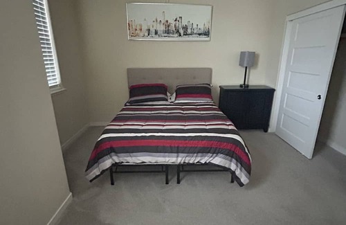Hood House | Cheerful 3BR home in a nice quiet family community
