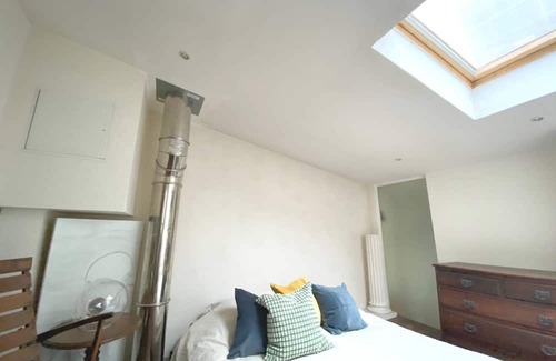 Quartier de la Folie-Mericourt House | AMAZING TOWNHOUSE WITH SHARED TREE-LINED COURTYARD
