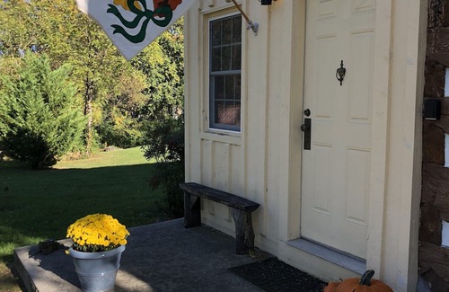 McGaheysville Cabin | Authentic, Spacious 1820 log cabin, close to Massanutten, JMU