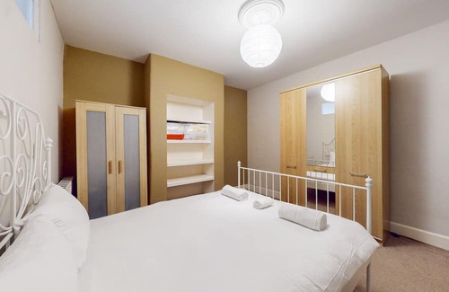 Leyton Apartment | Charming 1BD flat with a private garden in Leyton