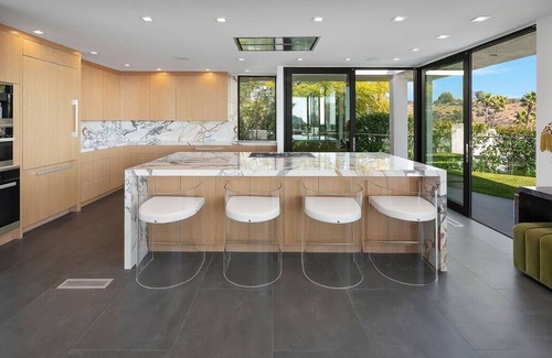 Hollywood Hills West House | Elvis House! 4bdr - View/Pool!