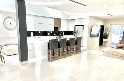 Canoga Park House | Newly remodeled house , gated, big yards, with guesthouse