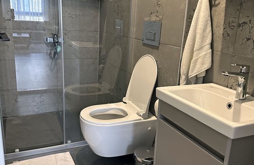 Gazipasa Apartment | Hillside Luxury: Modern 1-BR, 10-Min Walk to Gazipasa Center & Beach