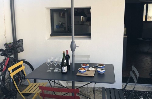 Ile-aux-Moines House | Holiday Home "Maison de Pêcheur" with Private Terrace & Wi-Fi