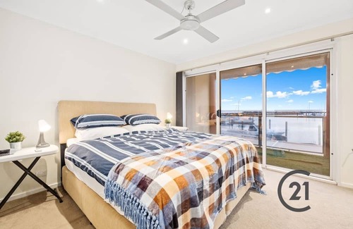 Adelaide House | Waterfront home in North Haven!